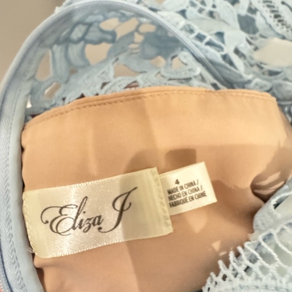 Eliza J Illusion Floral Lace Dress - Picture 3 of 3